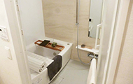 サーモスタット式シャワー付 システムバスルーム